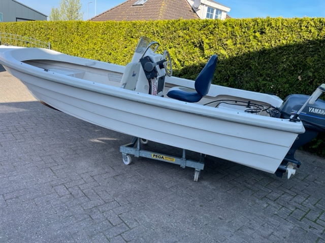 Romana 430 met Yamaha 9.9 PK 4 Takt