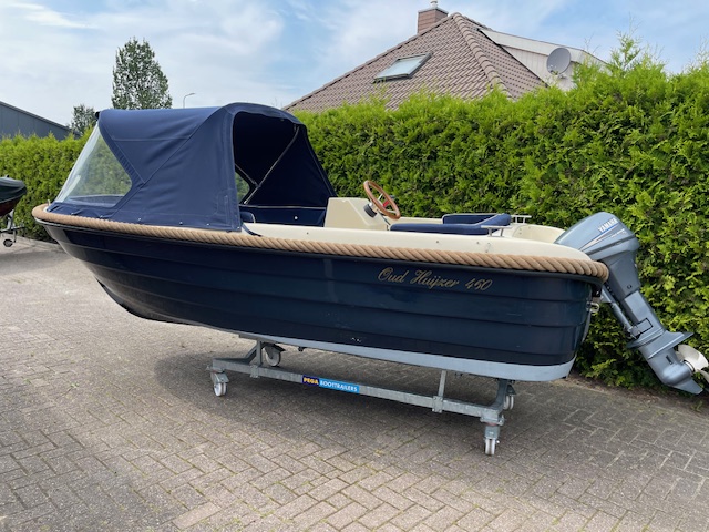 Sloep kopen? Oud Huijzer 460 met Yamaha 8 PK 4 Takt bij Twins Watersport