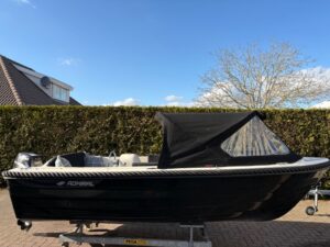 Admiral 435 met Suzuki 15 PK 4 Takt. Sloep kopen? Twins Watersport.