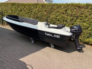 Twins 435 nieuw met Tohatsu 8 PK 4 Takt Gebruikt