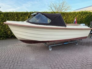 Clever 465 sloep met Honda 20 PK en Buiskap