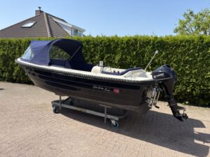 Blue sloep 475 met Tohatsu 9.8 PK en buiskap te koop bij Twins Watersport