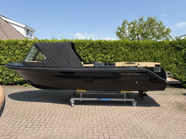 Coastliner 545 met buiskap — nieuwe polyester sloep Twins Watersport